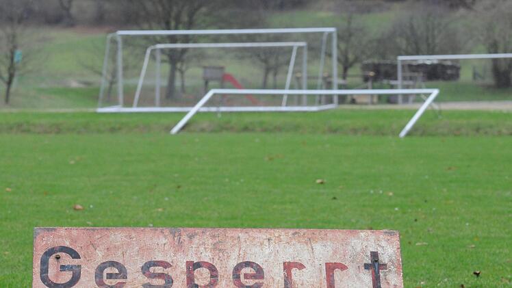 Weder in Gelnhausen noch am Fuchsstädter Kohlenberg (hier ein Symbolfoto von einem anderen Sportplatz) konnte das Testspiel des FC gegen den hessischen Gruppenligisten stattfinden. Foto: ssp