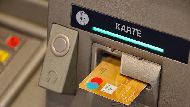 Bankautomat: Wann soll ich die rote Taste beim Geldabheben dr&uuml;cken?