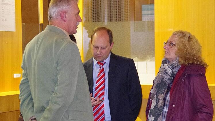 Die SPD-Fraktion verfolgte den Endspurt der Wahl im Rathaus.