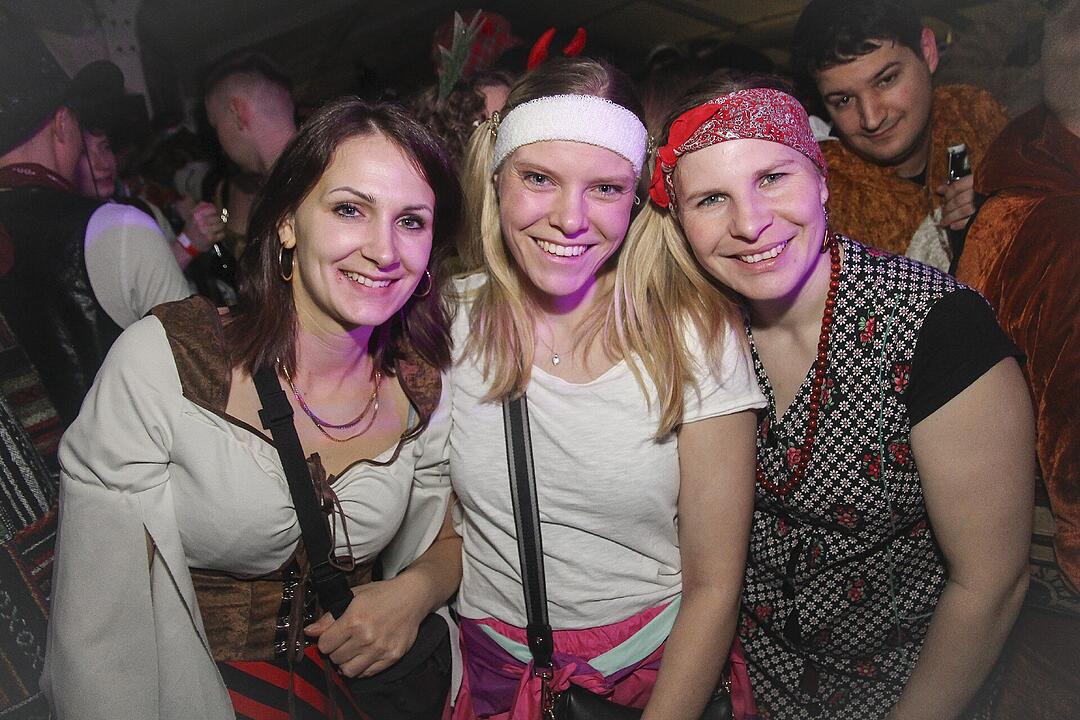 Super Stimmung beim Meeder Zeltfasching 2025!