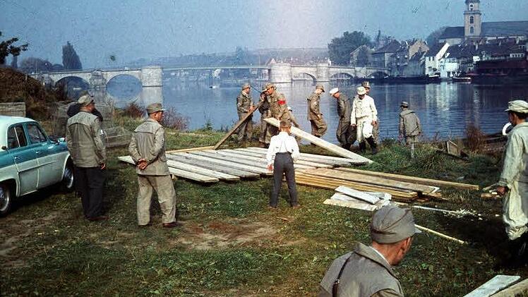 Schwimmsteg nach Etwashausen