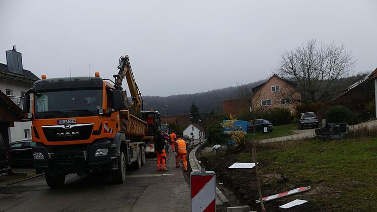 Der Straßenbau in Wohlmannsgesees läuft. Foto: Paul Pöhlmann