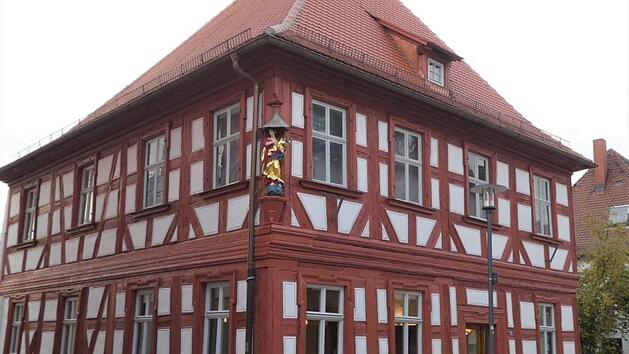 Für die Instandsetzung des Gebäudes, in dem das Gasthaus Töpfla ist, erhielt Mirjam Wellein die Denkmalschutzmedaille.  Foto: privat