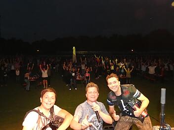 So wie vor kurzem im Seestadion des FC Sand werden die Dorfrocker auch in ihrem Heimatdorf Kirchaich am 6. September für eine fantastische Stimmung sorgen.  Foto: Christian Licha