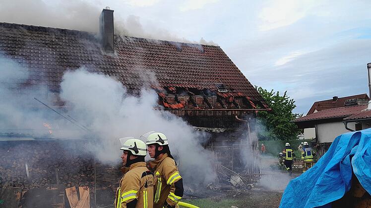 Dachstuhl-Brand einer Bäckerei in Kirchehrenbach