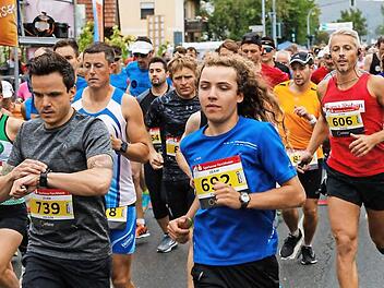 Insgesamt waren es am Wochenende 1500 Teilnehmer, die sich am Wochenende beim Fränkische Schweiz-Marathon den unterschiedlichsten Lauf-Disziplinen stellten - Vom 10 000-Meter-Lauf bis zum Marathon.  Fotos: Matthias Hoch