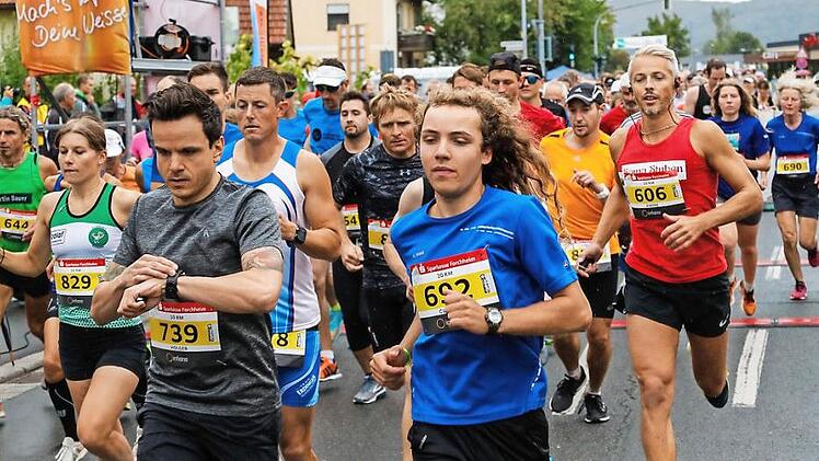 Insgesamt waren es am Wochenende 1500 Teilnehmer, die sich am Wochenende beim Fränkische Schweiz-Marathon den unterschiedlichsten Lauf-Disziplinen stellten - Vom 10 000-Meter-Lauf bis zum Marathon.  Fotos: Matthias Hoch