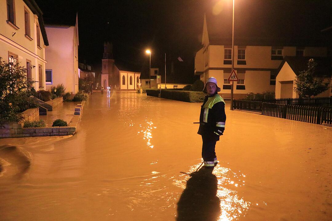 Unwetter über dem Kreis Bamberg: Starkregen führt zu Überschwemmungen