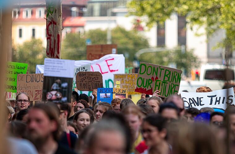 "Es braucht Massenproteste auf der Straße": Fridays for Future will Druck auf Politik massiv erhöhen - Vimarsana News