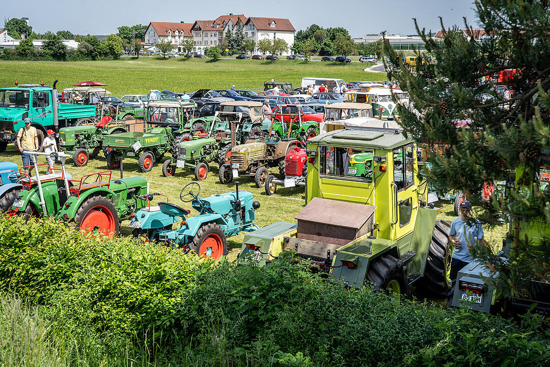 Treffen für PKW/Traktoren und Motorräder bis Baujahr 1996. Treffen für PKW/Traktoren und Motorräder bis Baujahr 1996.