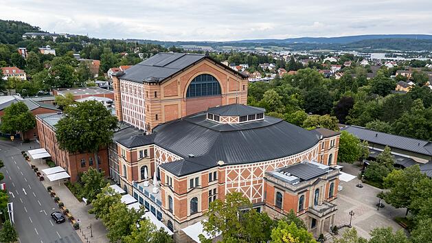 Wasserrohrbruch w&auml;hrend Festspielen in Bayreuther Innenstadt