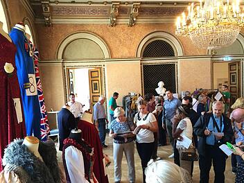 Reges Interesse fand die Kostüm-Rallye im Landestheater.Foto: Jochen Berger