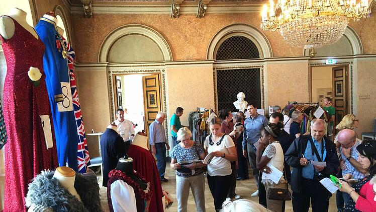 Reges Interesse fand die Kostüm-Rallye im Landestheater.Foto: Jochen Berger