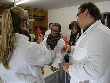 Die Teilnehmerinnen an den naturwissenschaftlich-technischen Schnuppertage im vergangenen Jahr hatten viel Spaß.  Foto: privat