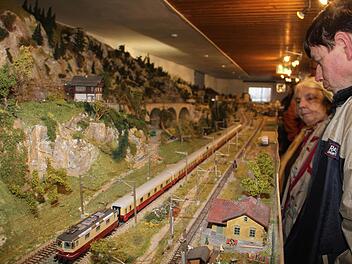 Die Lichtenfelser Eisenbahnfreunde durften sich über viele Besucher freuen. Foto: Gerda Völk