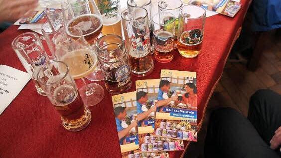 Jede Brauerei präsentierte eines ihrer Biere - und der neue Brauereiführer zeigt, wie man den Weg zu ihnen findet.