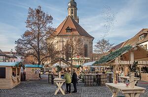 Altst&auml;dter Weihnachtsmarkt am Tag.