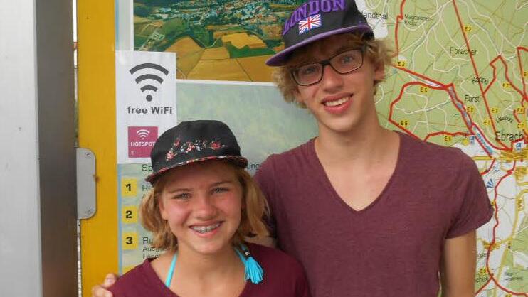 Die beiden Touristen waren mit die ersten, die den Hotspot-Hinweis sahen und gleich nutzten. Foto: privat