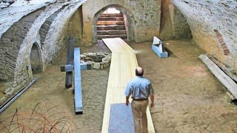 Der Gewölbekeller kann für Veranstaltungen genutzt werden, wird aber nicht ausgebaut.