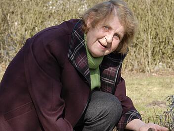 So kennen die Kulmbacher Eleonore Hohenberger: werkelnd in ihrem Garten.