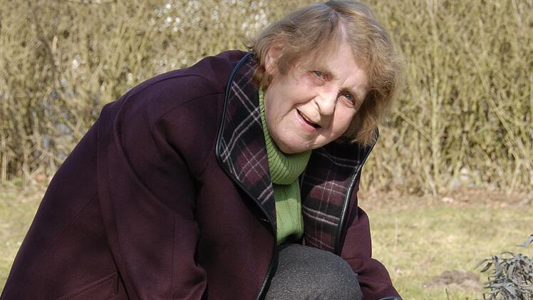 So kennen die Kulmbacher Eleonore Hohenberger: werkelnd in ihrem Garten.