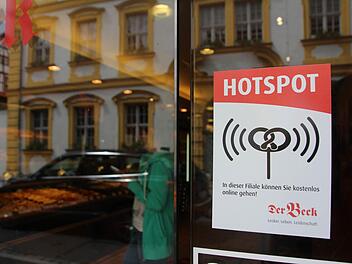 Kostenloser Wlan-Zugang für Smartpohne und Co. wird immer häufiger angeboten.  Foto: Luisa Hölzel