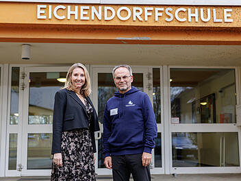 Erlangen: Kultusministerin besucht beste Schule Deutschlands 2023 - "Paradebeispiel"