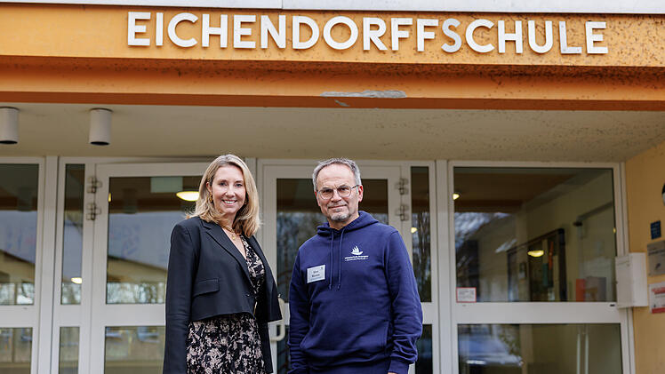 Erlangen: Kultusministerin besucht beste Schule Deutschlands 2023 - "Paradebeispiel"