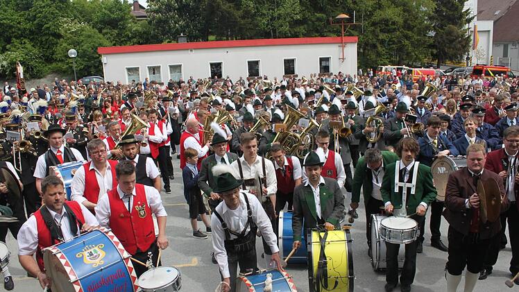 Blaskapellen-Fanfare Foto: Veronika Schadeck
