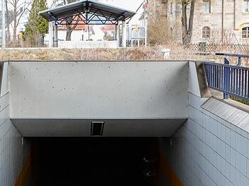 In der Nacht zum vergangenen Sonntag war in der Unterführung in Strullnedorf eine 43-Jährige vergewaltigt worden. Ein 17-jähriger Asylbewerber sitzt deshalb in Untersuchungshaft. Die Behörden wollen prüfen, wie sich der Austausch untereinander verbessern lässt. Foto: Matthias Hoch