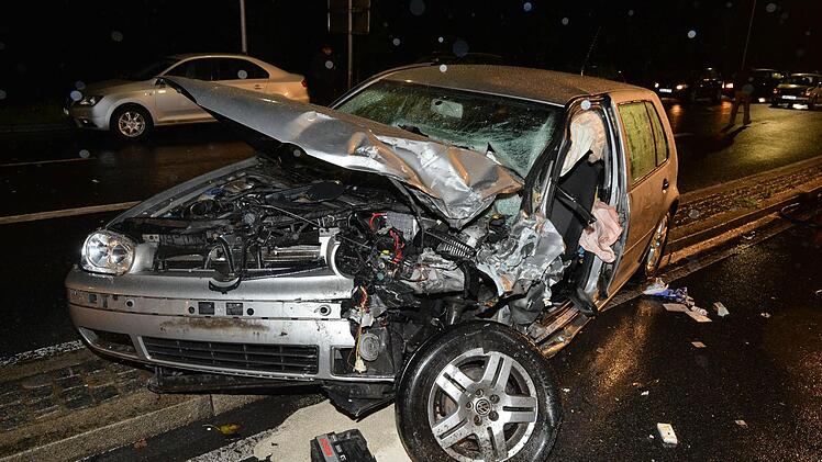 Unfall am Münchner Ring in Bamberg am 16. Oktober 2015 Foto: Ronald Rinklef