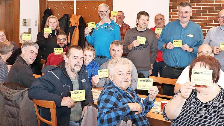 Für mehr Wertschätzung wirbt die Katholische Betriebsseelsorge im Erzbistum Bamberg mit ihrer Aktion „Achtung! Hier arbeitet ein Mensch“.