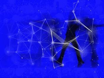 Bewegung, Schatten, Sternbilder: Bei der interaktiven Installation von Mariana Carranza werden die Besucher selbst zu Bild-Gestaltern. Foto: Stephan Wolf