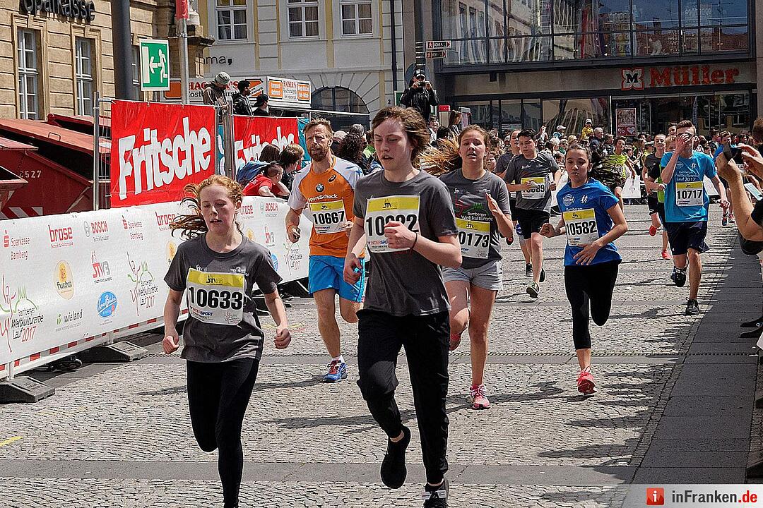 Weltkulturerbelauf 2017 in Bamberg: Der Zieleinlauf am Maxplatz