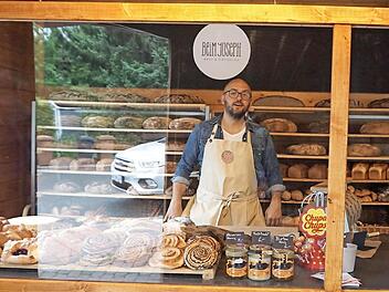 "Beim Joseph" gibt es nicht nur Brot, sondern auch feine Backwaren aus der Traditionsbäckerei Erbel aus Dachsbach.  Foto: Richard Sänger