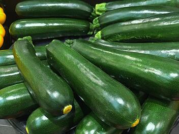 Zucchini enthält viel Vitamin C und Vitamin A. Foto: Jupp Schröder