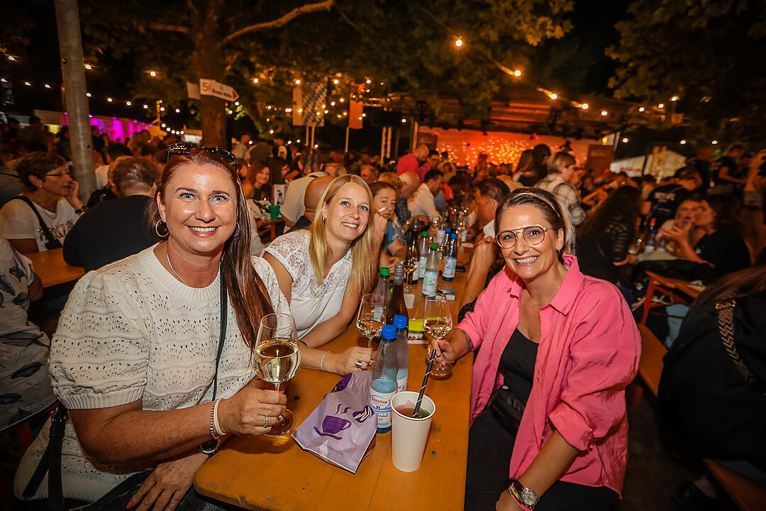 Impressionen vom größten Weinfest in Franken!
