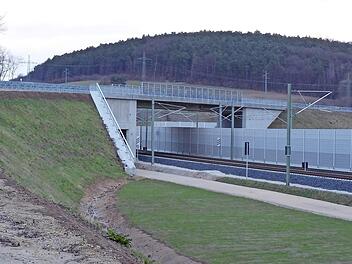 Brücke Zapfendorf Nord: Die Verkehrsführung im Zuge des ICE-Ausbaus ist Dauerthema im Gemeinderat. Foto: Johannes Michel