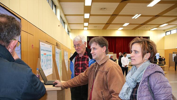 Eindrücke vom Info-Markt in Oberthulba. Foto: Ralf Ruppert