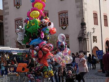 Frühjahrsmarkt lockt in die Hammelburger Altstadt Foto: Gerd Schaar