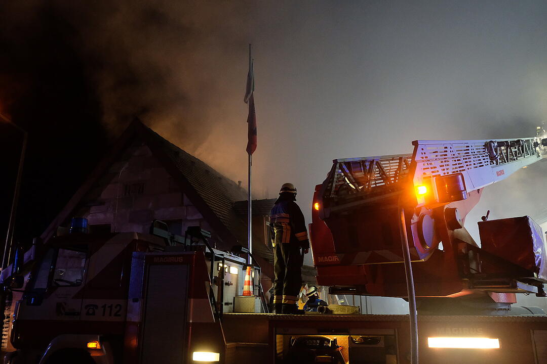 Nürnberger Gaststätte geht in Flammen auf: Anwohner evakuiert