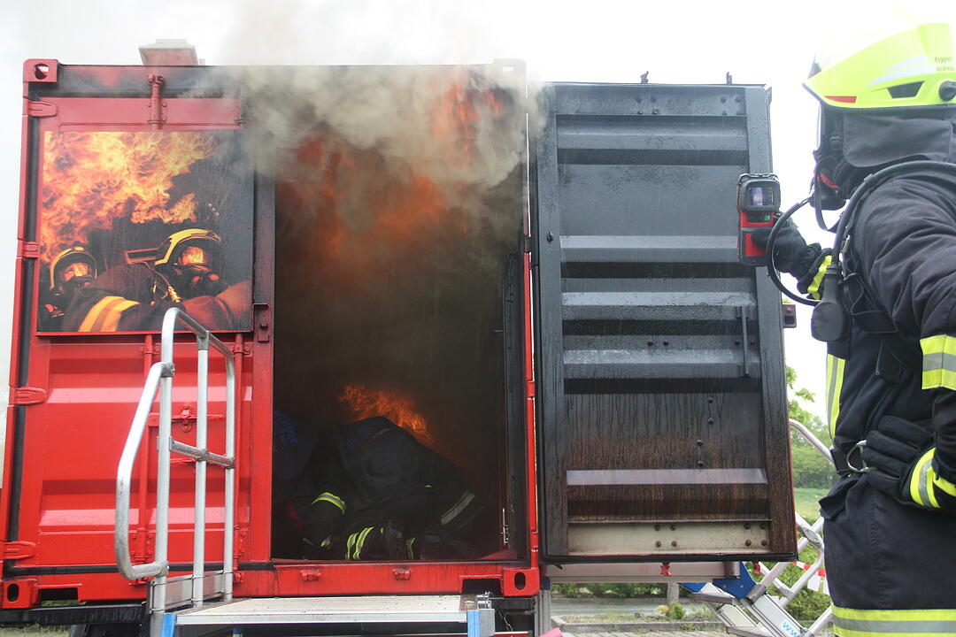 FEuerwehr-Brandcontainer