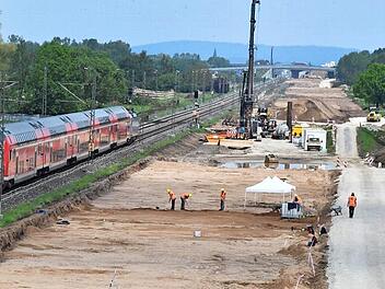 Von Breitengüßbach her rückt der Bahnausbau auf Hallstadt vor. Foto: Ronald Rinklef