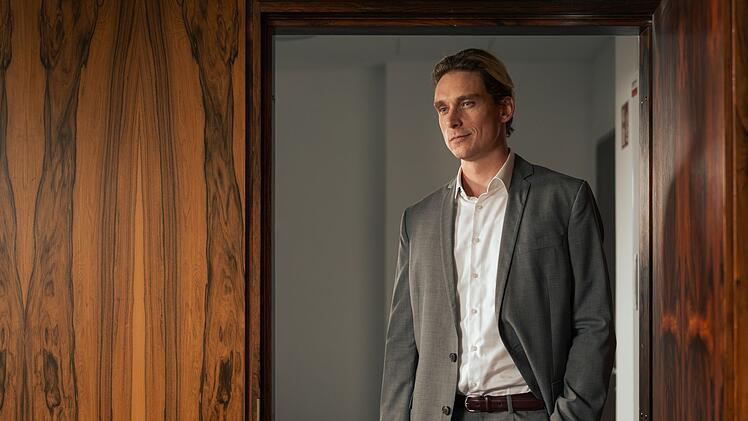 Normalerweise ermittelt er im Saarbr&uuml;cken-"Tatort": Daniel Str&auml;&szlig;er spielt hier den Gesch&auml;ftsf&uuml;hrer einer Firma, die das Grundwasser privatisieren will.