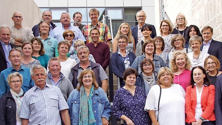 1964 wurden sie eingeschult, jetzt trafen sich die Jubilare aus Eltmann zum Klassentreffen. Die Klassenstärke damals: 44 Buben und 45 Mädchen Foto: Sabine Weinbeer