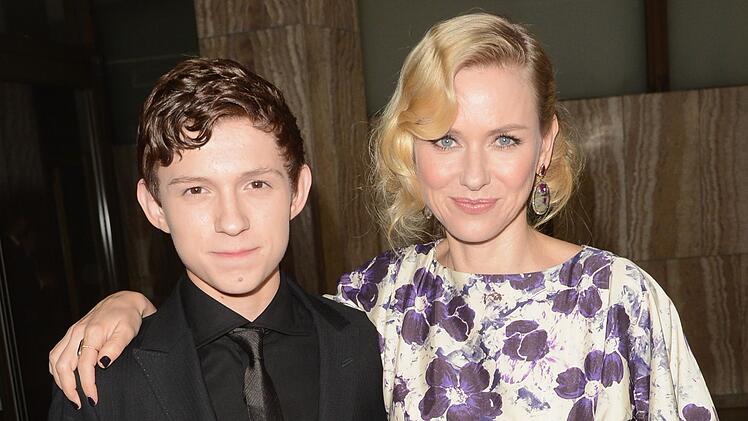 In dem Melodrama "The Impossible" spielte Tom Holland (in der Rolle des Lucas Benett) 2012 an der Seite von Ewan McGregor und Naomi Watts.