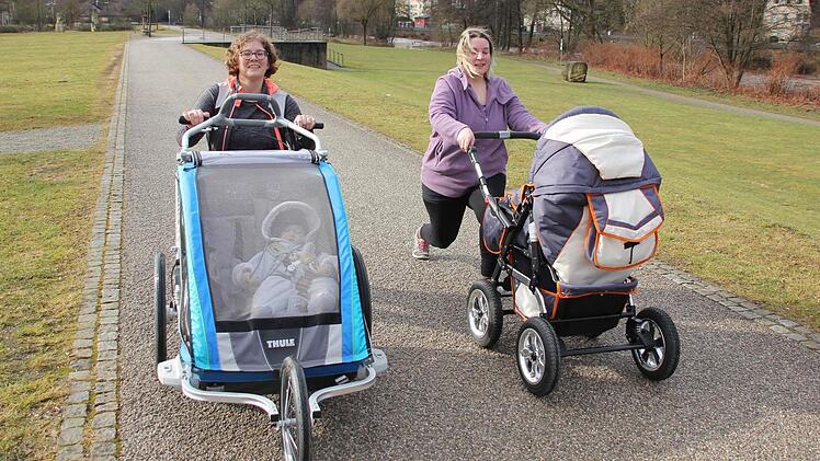 Auf dem Rückweg geht es mit Ausfallschritten vorwärts. Foto: Lisa Kieslinger