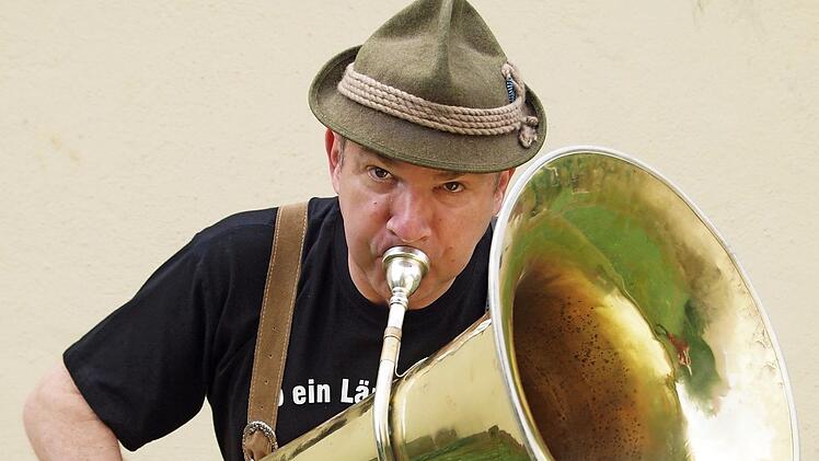 Fredi Breunig tritt bei der Brauerei Bayer in Theinheim auf.  Foto: pr