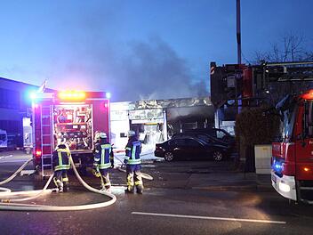 In Ansbach brante es am Samstag in einer Reifenwerkstatt. Foto: NEWS5 / Haag