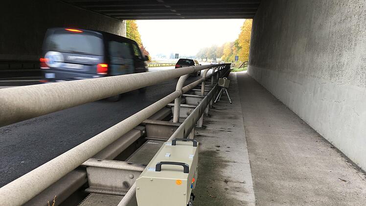 Mit Zusatzgeräten kann die Polizei sogar in beide Richtungen blitzen.Foto: Ralf Ruppert